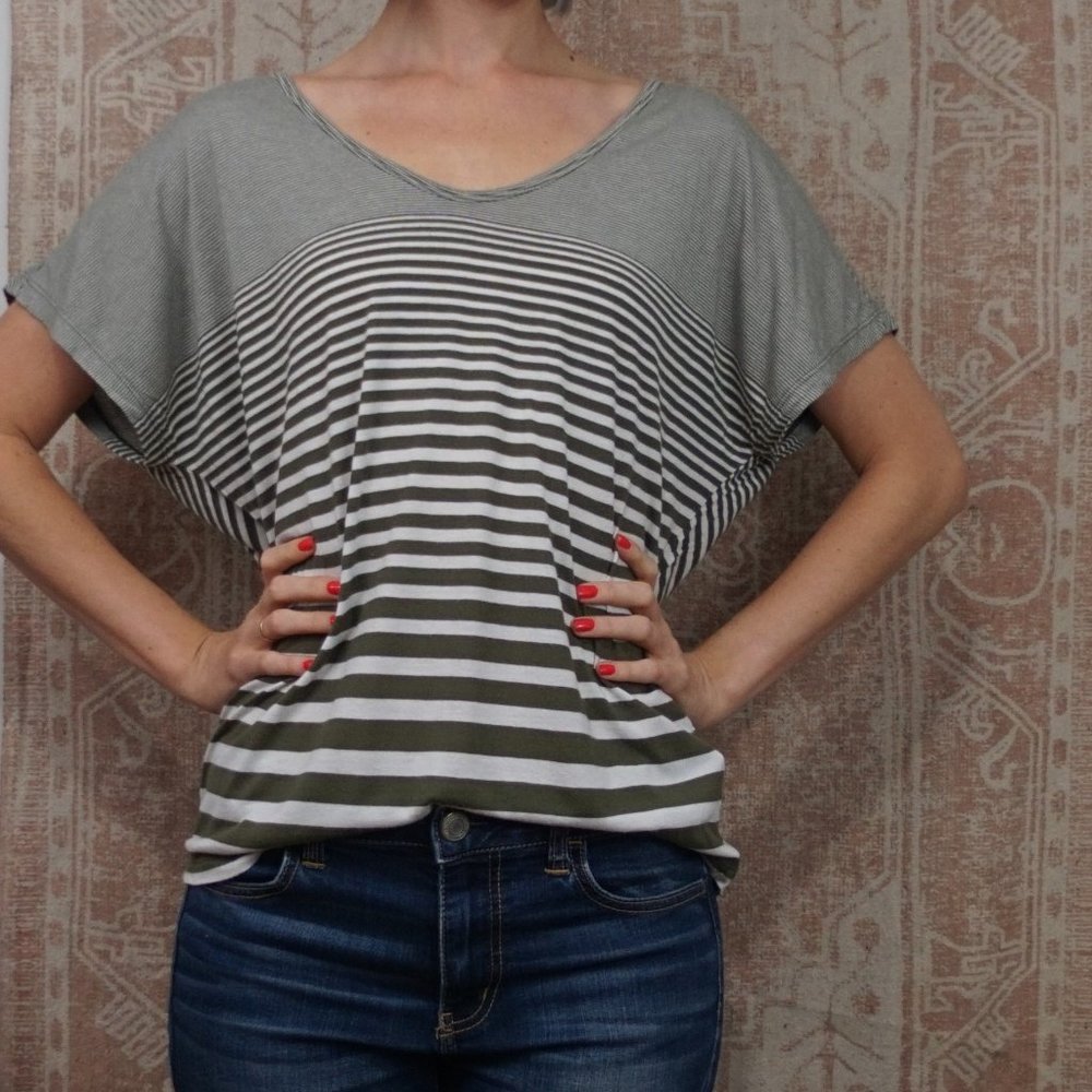 ⭐banana republic striped top